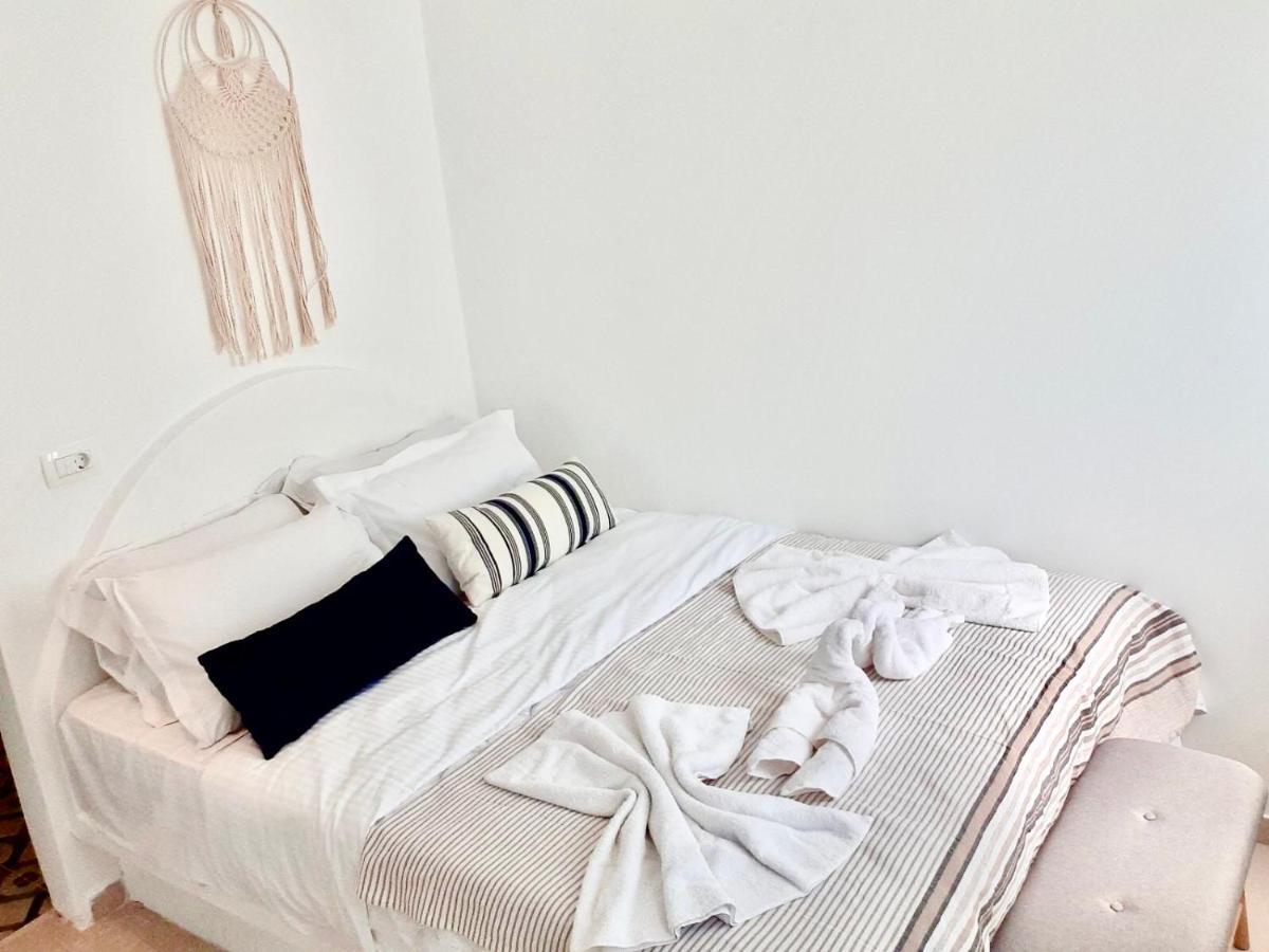 Oldtown Suites Fira 외부 사진