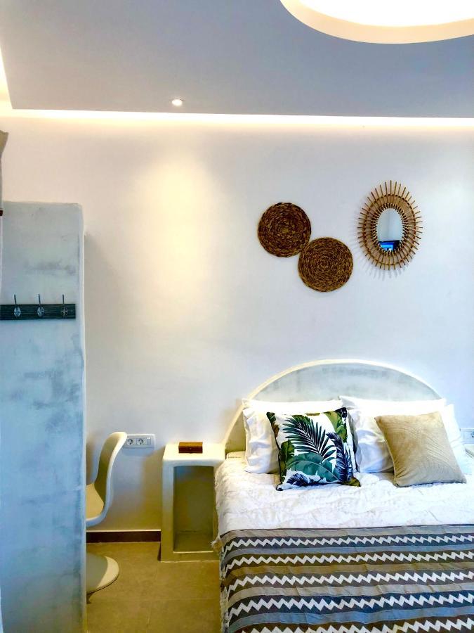 Oldtown Suites Fira 외부 사진