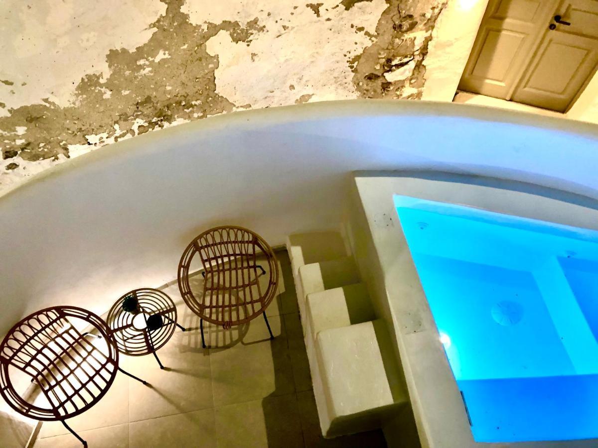 Oldtown Suites Fira 외부 사진