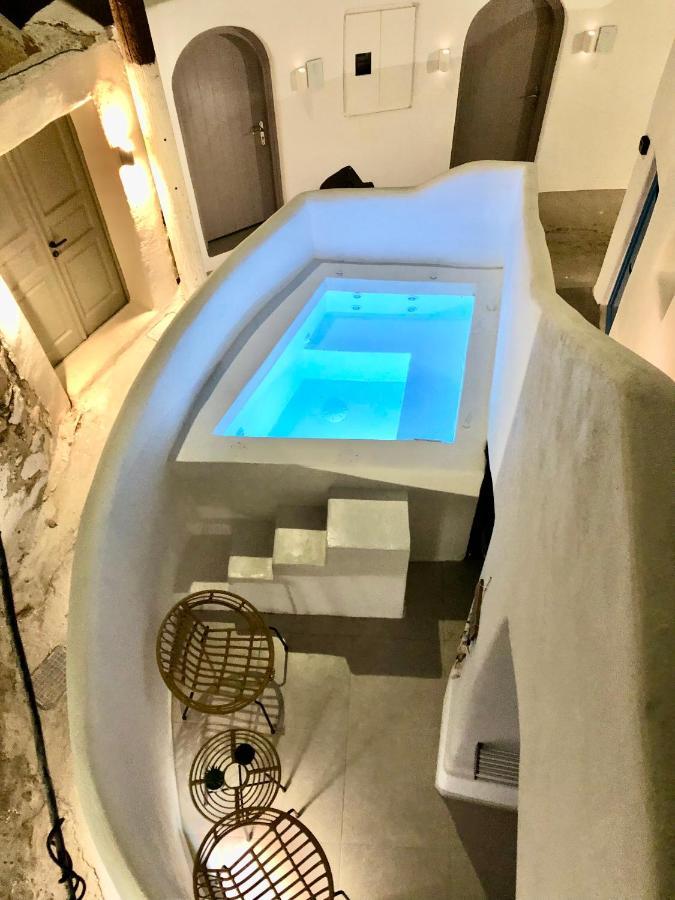Oldtown Suites Fira 외부 사진