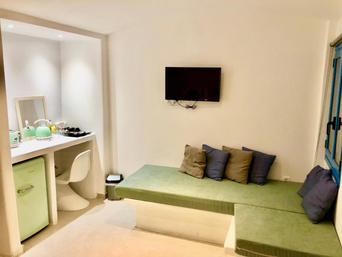 Oldtown Suites Fira 외부 사진