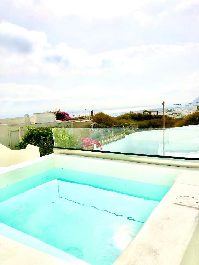 Oldtown Suites Fira 외부 사진